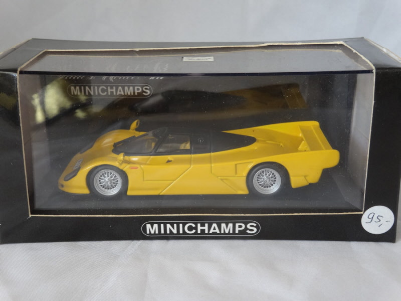 Minichamps Porsche Dauer 962 Street Version